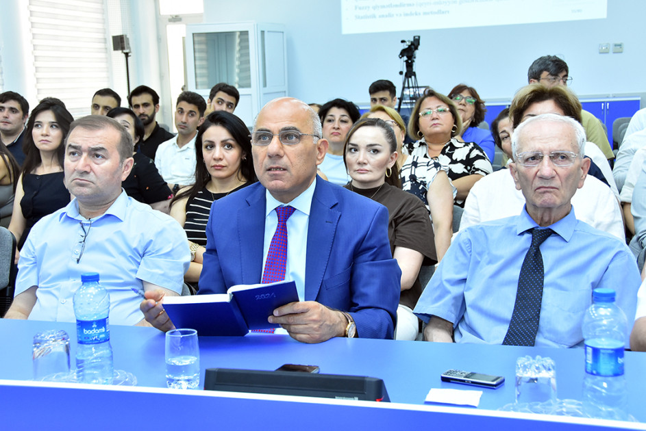 Sənaye 4.0 platforması əsasında iqtisadiyyatın rəqəmsal transformasiyası problemləri tədqiq olunur