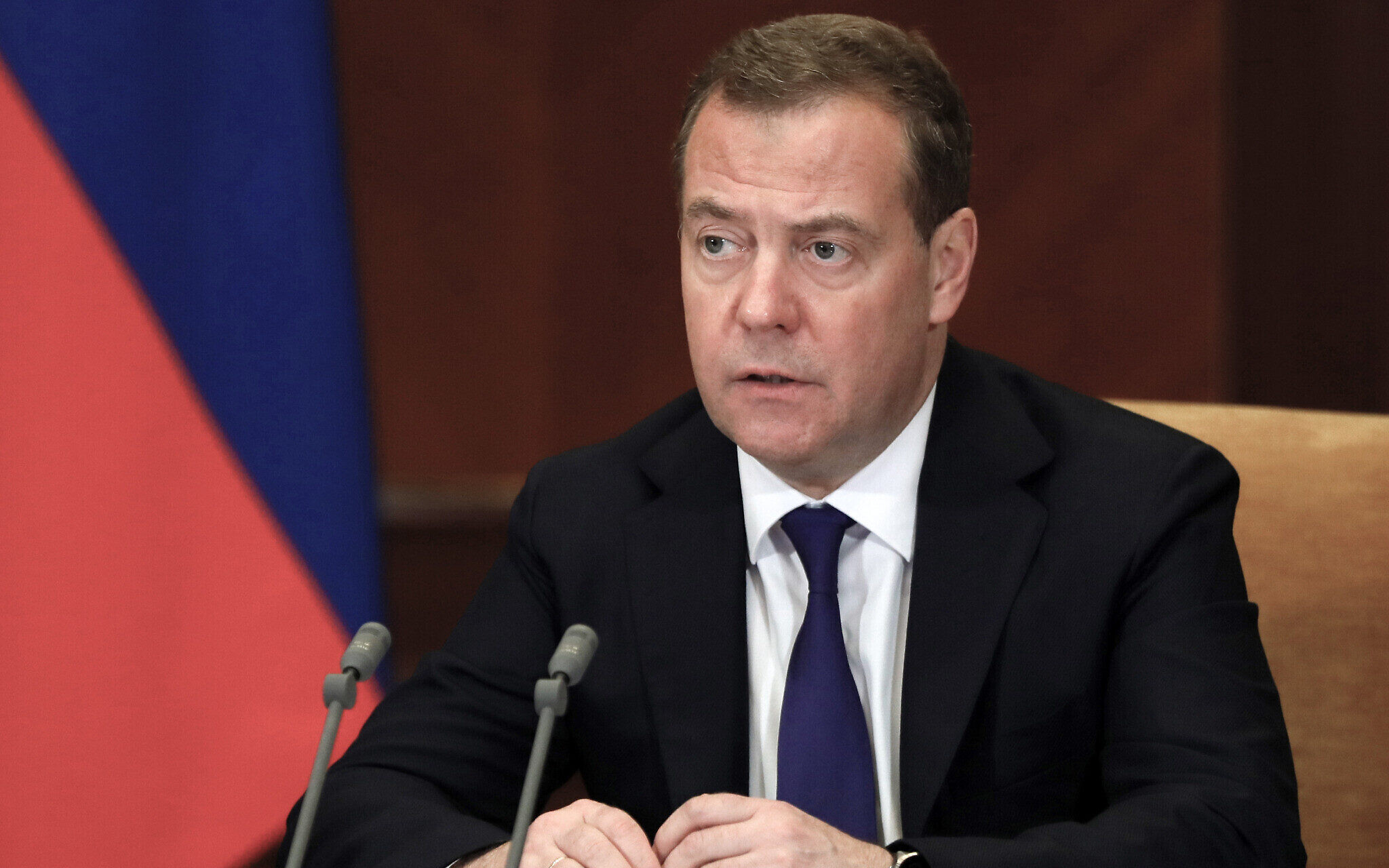 Medvedev: Tramp ultimatumlarla oynamaqla ABŞ-ni Rusiya ilə müharibəyə yaxınlaşdırır
