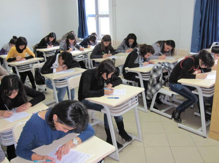 Jurnalist olmaq istəyən abituriyentlərin nəzərinə!