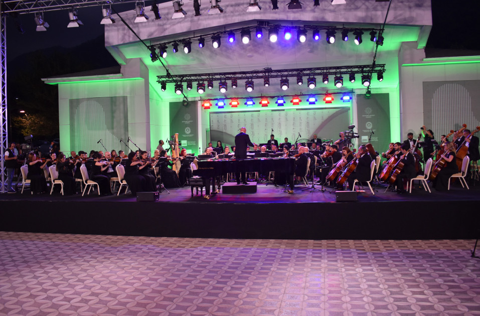 XIV Qəbələ Beynəlxalq Musiqi Festivalı başa çatıb