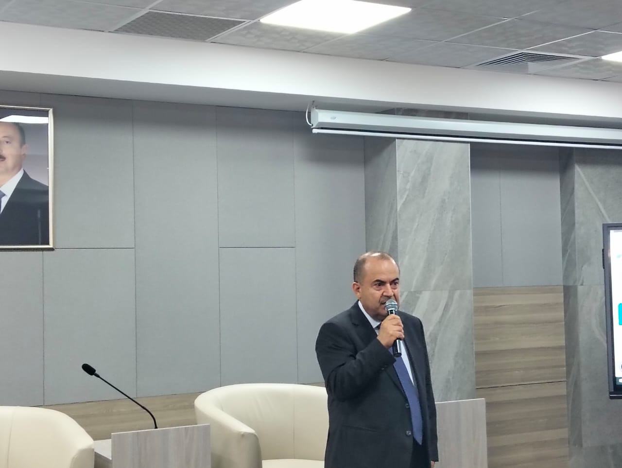 Ali təhsil müəssisələrinin sərgisinin açılışı olub