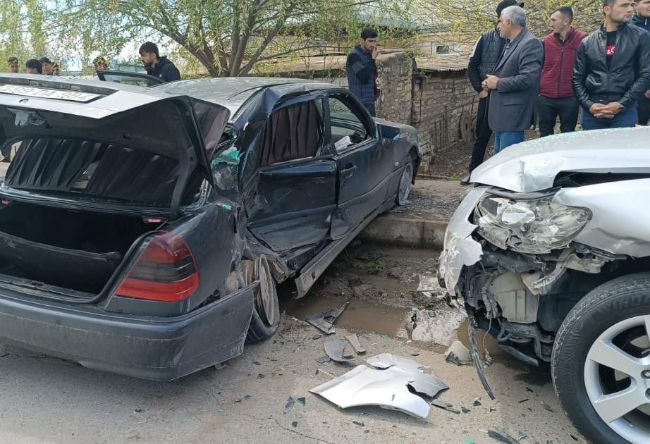 Naxçıvanda iki avtomobil toqquşub, dörd nəfər xəsarət alıb
