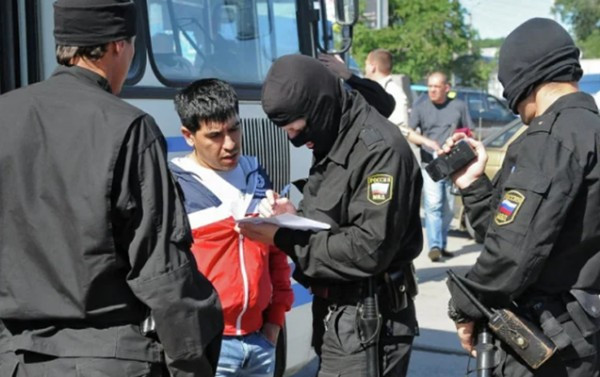 Rusiyada rus dilini bilməyən miqrantlar işə götürülməyəcək