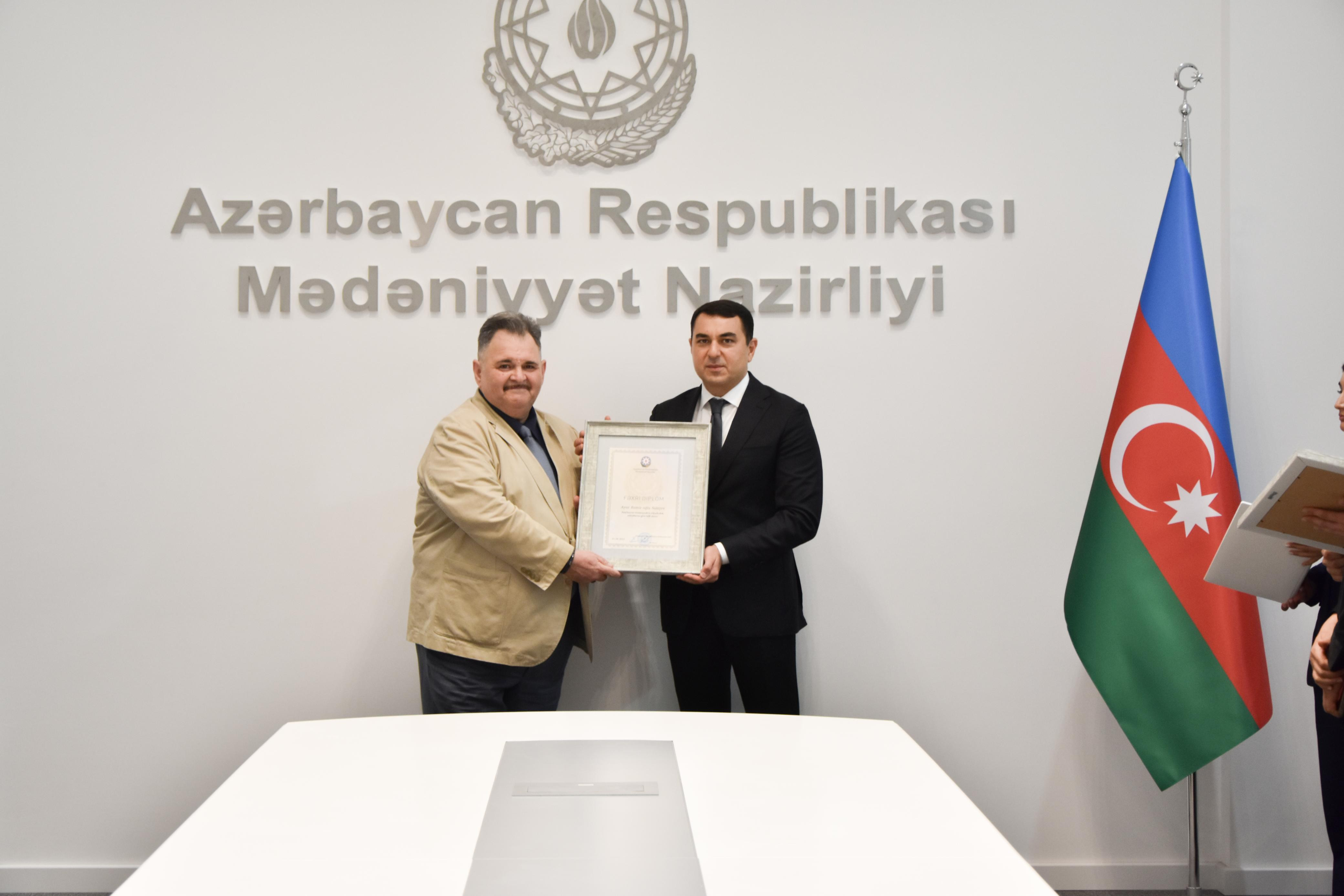 Kinorejissor Ayaz Salayev Mədəniyyət Nazirliyinin Fəxri diplomuna layiq görülüb