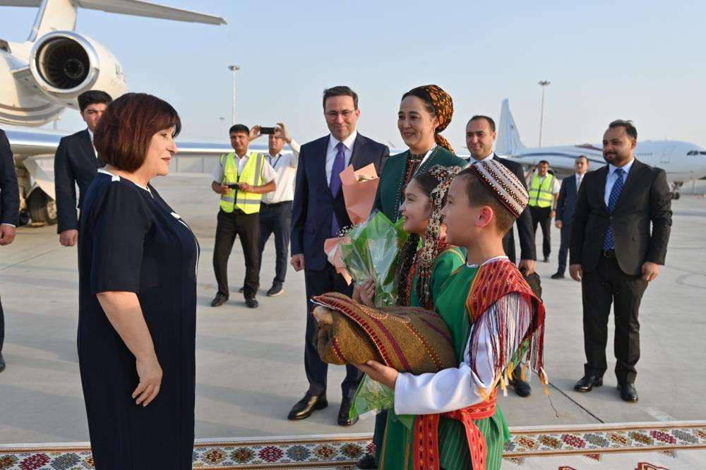 Milli Məclisin sədri Türkmənistana işgüzar səfərə gedib