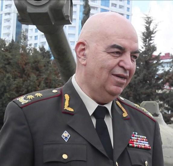 Azərbaycanlı generaldan xəbərdarlıq: "Rusiya nüvə silahından istifadə edə bilər"
