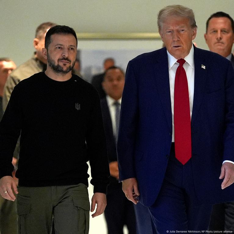 Zelenski Trampla müharibənin dayandırılmasını müzakirə edib