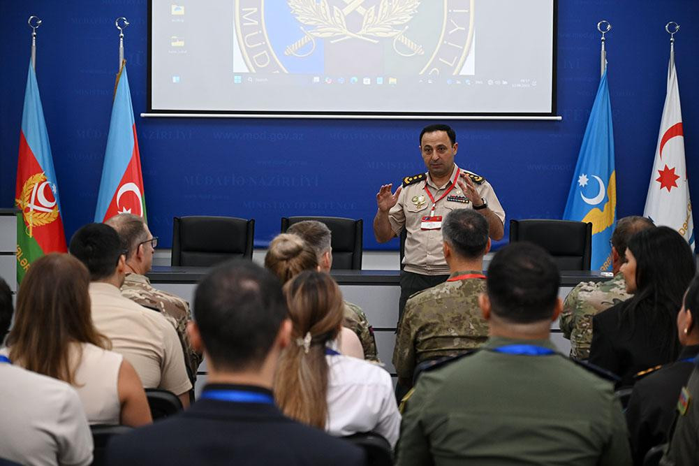 Bakıda strateji kommunikasiyalar mövzusunda kurs keçirilib