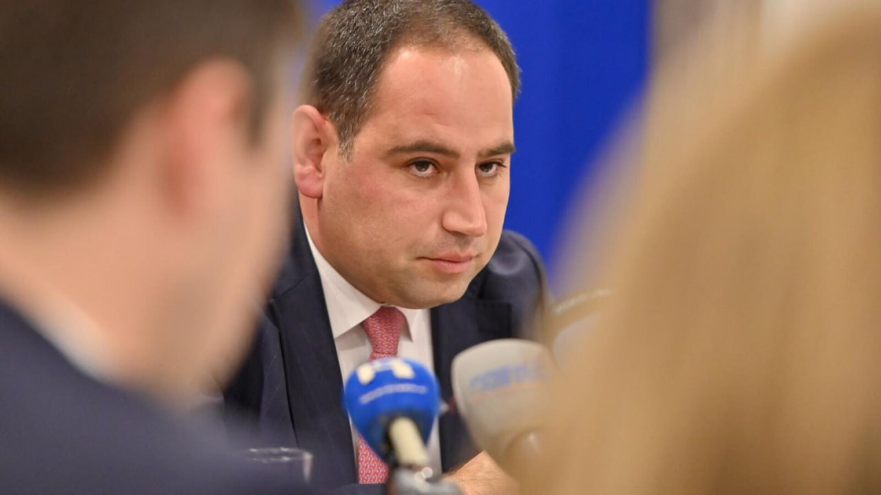 Erməni nazir: