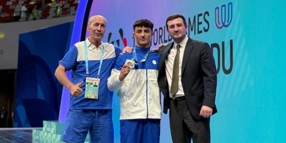 Gimnastlarımız gümüş medal qazanıblar