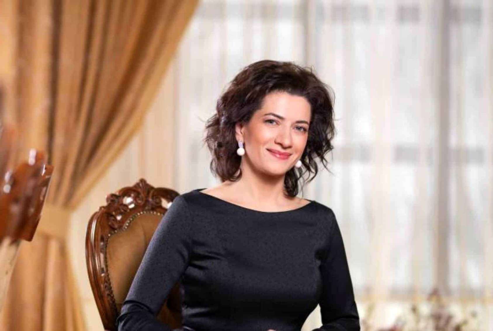 Paşinyanın həyat yoldaşı 3,4 milyon dollar mənimsəmədə ittiham olunur