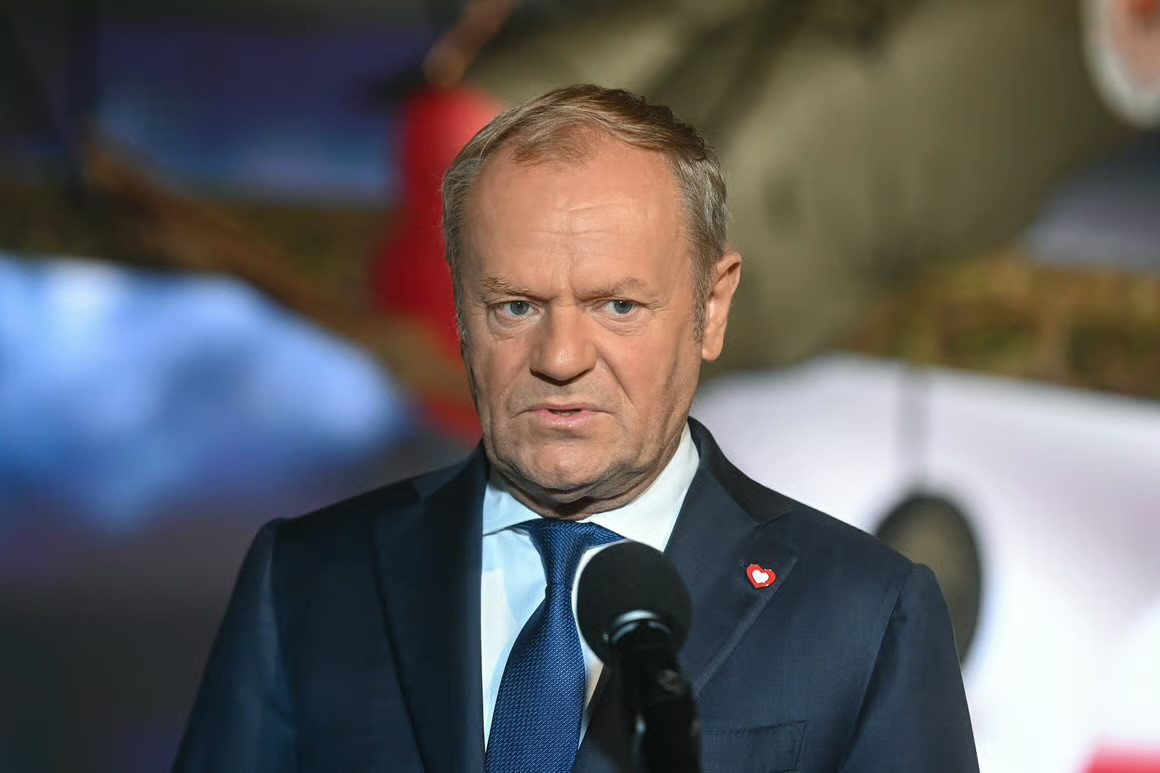Donald Tusk Budapeştin Putin-Zelenski görüşü üçün uyğun olmadığını bildirdi