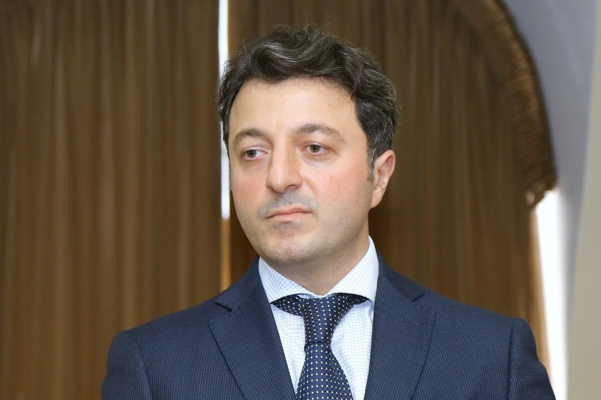 Ağ Evdə on gün fərqlə keçirilən iki görüş: