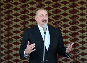Azərbaycan Prezidenti İlham Əliyevə “Axaltəkə” atı hədiyyə edilib