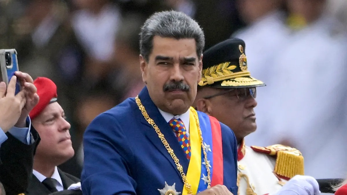 Maduro hərbi hazırlıq elan etdi
