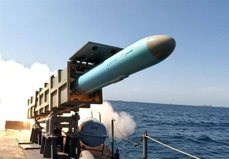 İran ilk dəfə 3000 km hədəfləri vura bilən ballistik raketi sınaqdan keçirib