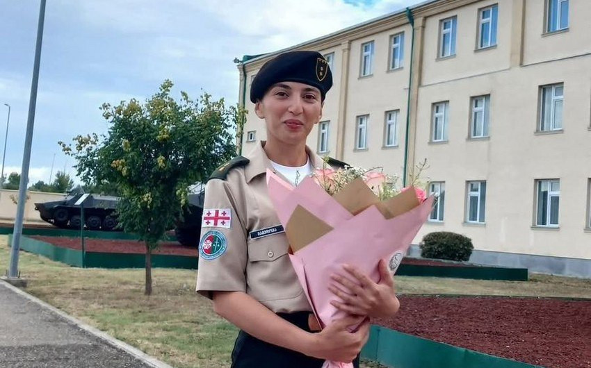 Gürcüstanda azərbaycanlı qadın leytenant rütbəsi alıb
