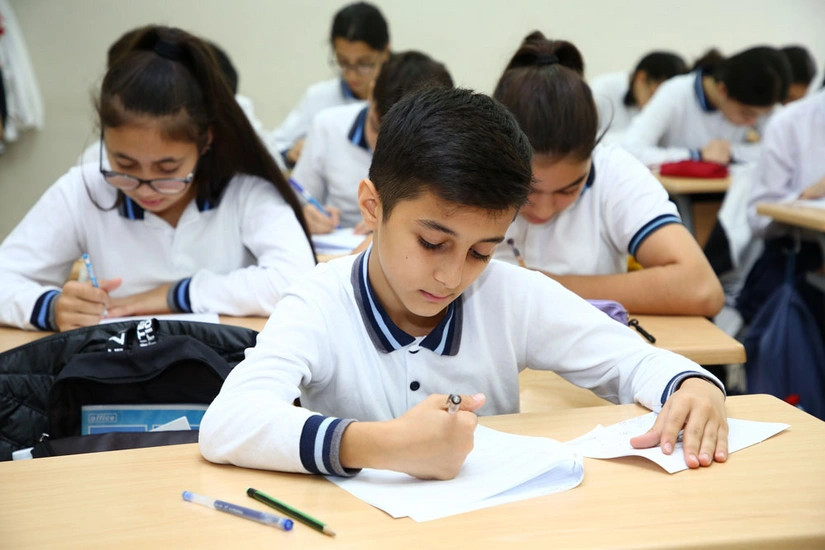 Ümumtəhsil müəssisələrində yeni dərsliklər tədris olunacaq