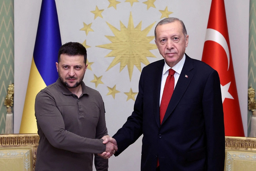Zelenski Ərdoğanla Azərbaycan səfirliyinin binasının vurulmasını müzakirə edib