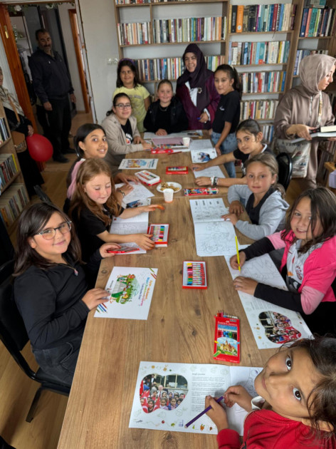 Türkiyənin ən ucqar kəndlərindən birinə Azərbaycandan 600 kitab hədiyyə edilib