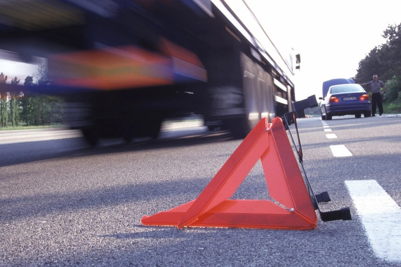 Cəlilabadda yol qəzasında xəsarət alan 8 nəfərin kimliyi məlum olub -