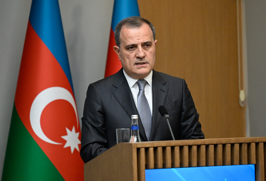 Ceyhun Bayramov Cibuti XİN-in baş katibini qəbul edib