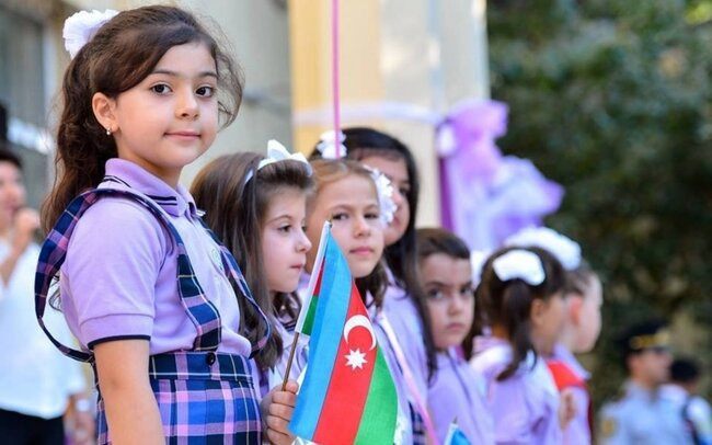 İşğaldan azad olunmuş ərazilərdə yenidən məktəb zənginin çalınması qürurverici bir andır