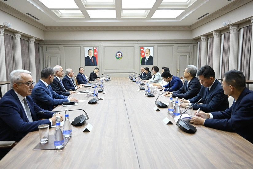 Əli Əsədov Çin Xalq Siyasi Məşvərət Şurasının Ümumçin Komitəsi sədrinin müavini ilə görüşüb