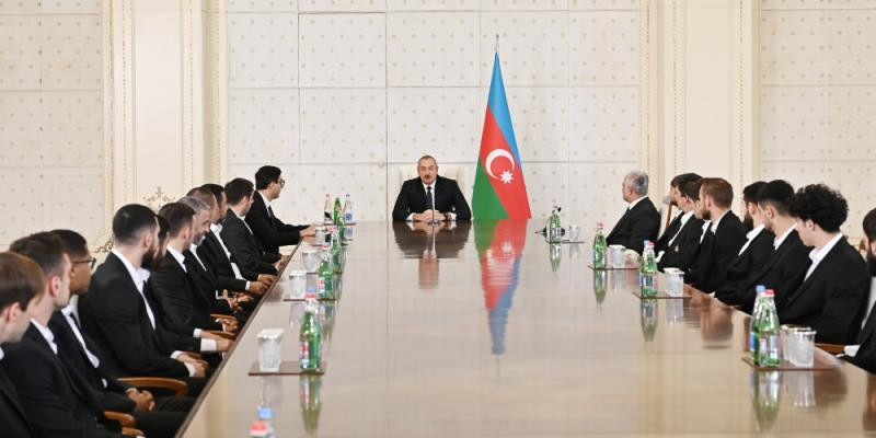 Prezident "Qarabağ"ı "Benfika" üzərində qələbə münasibətilə təbrik edib