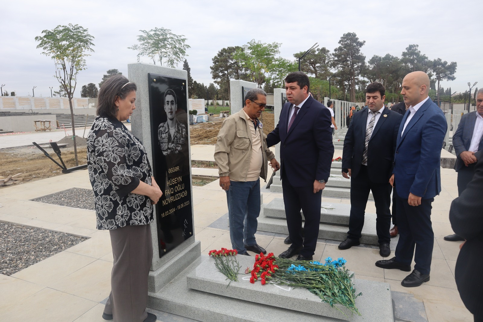 Şəhid Vəliyulla Əliyev və Hüseyn Novruzzadənin məzarları ziyarət olunub