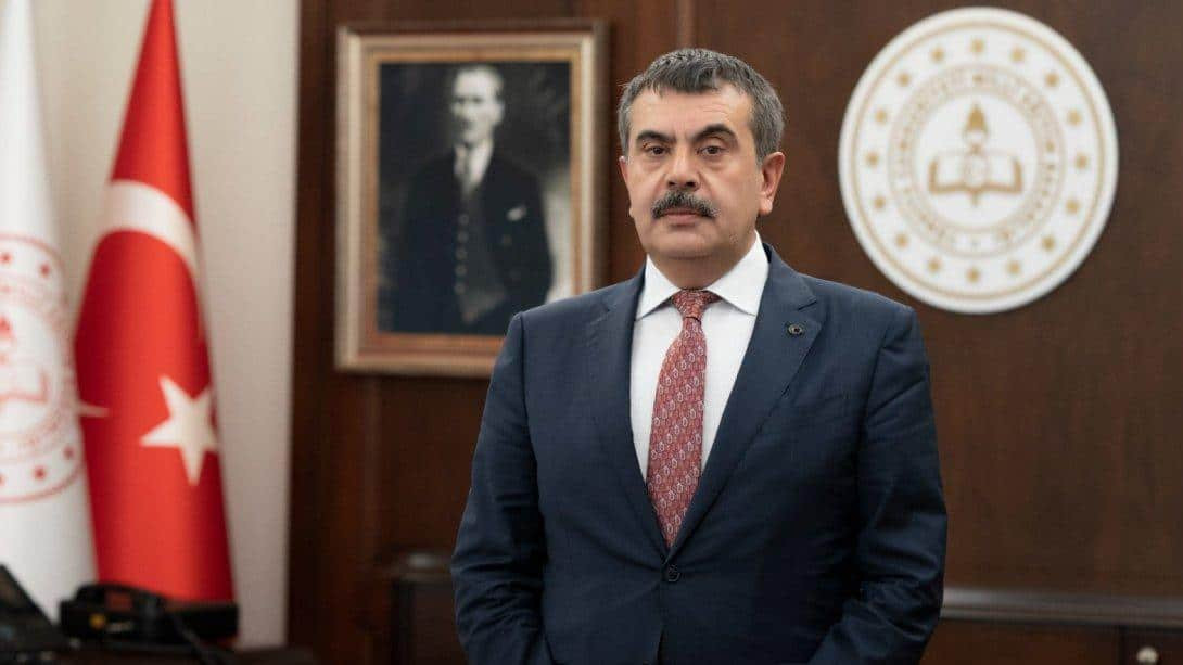 Türkiyəli nazir: "Təhsildəki fərqli dəyişikliklərlə ayaqlaşmaq üçün uğurları paylaşmaq önəmlidir"