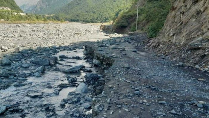 Laza kəndindən palçıqlı sel keçib