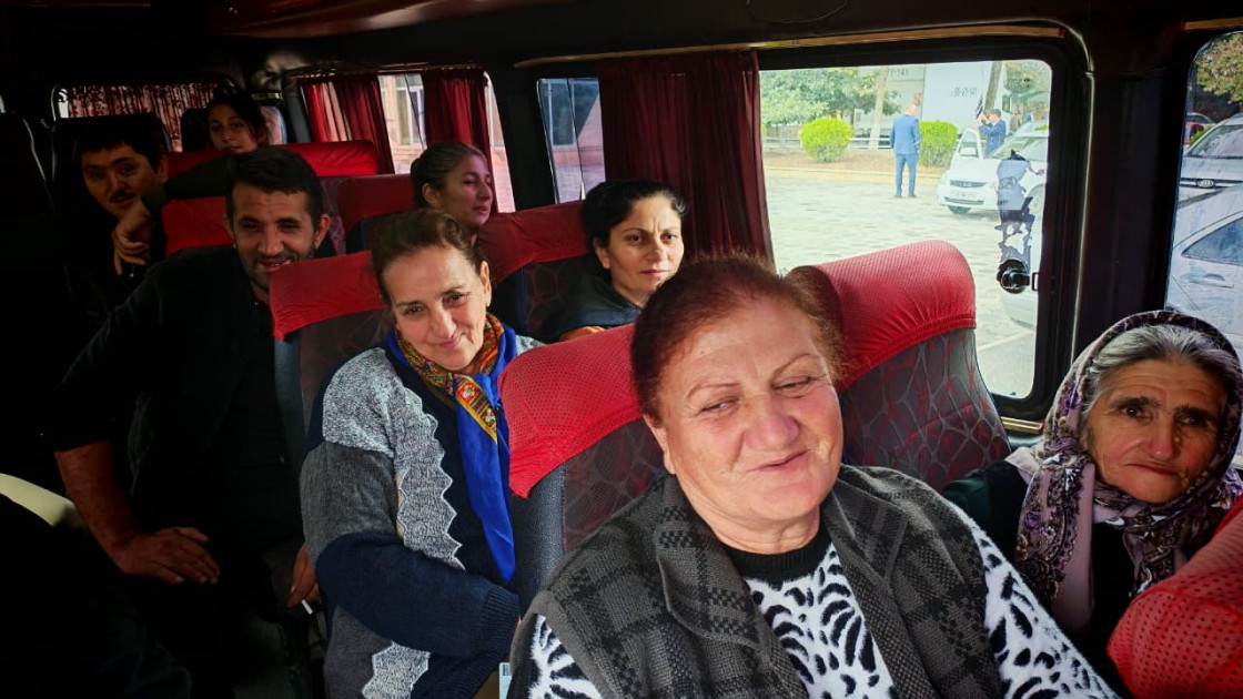 Növbəti köç karvanı Ağdərənin Həsənriz kəndinə çatıb