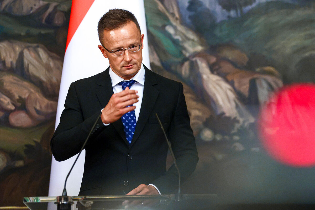 Macarıstan XİN başçısı Rusiya ilə NATO arasında müharibə ehtimalını qiymətləndirib