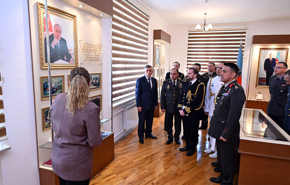 Xarici ölkələrin hərbi attaşeləri Heydər Əliyev adına Hərbi İnstitutda olublar