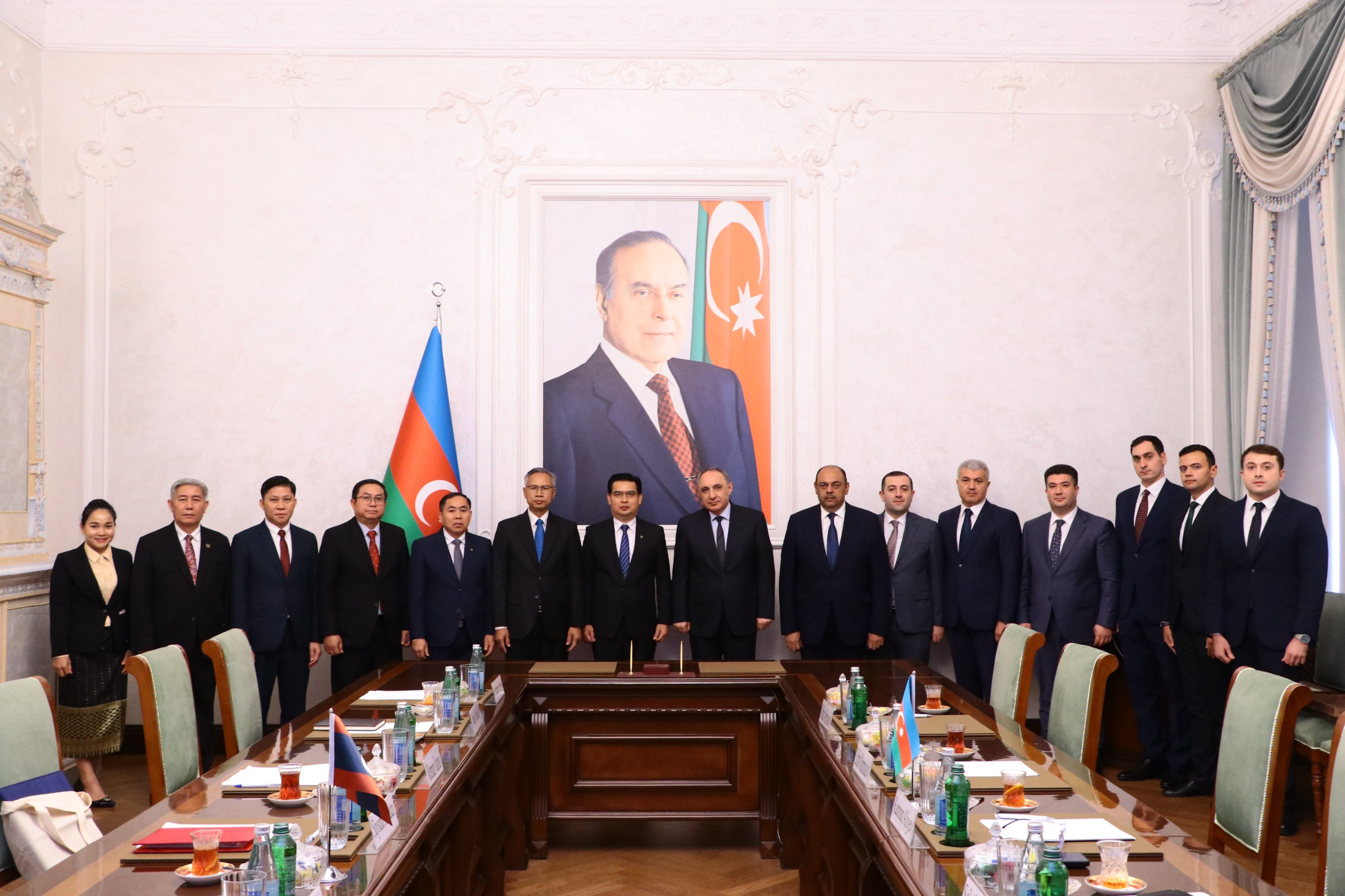 Laos Xalq Demokratik Respublikası Ali Xalq Prokurorluğunun Baş prokurorunun rəhbərlik etdiyi nümayəndə heyəti Azərbaycanda səfərdədir
