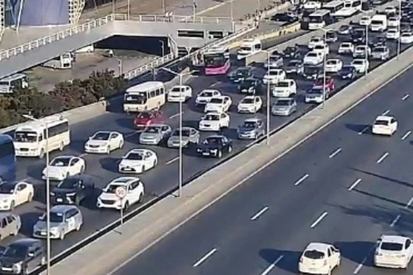 Bakıda 19 istiqamətdə tıxac var