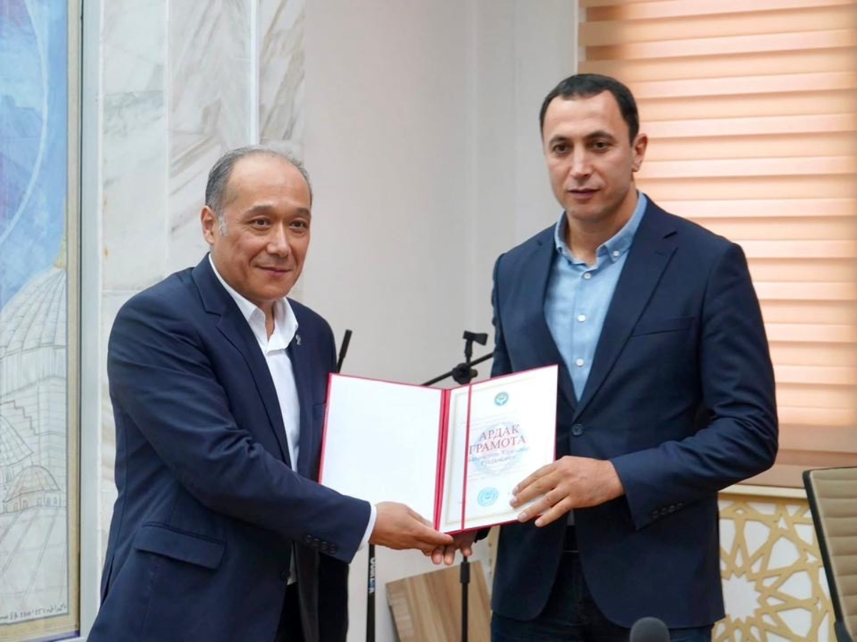 Diaspor rəhbəri Fəxri Fərmanla təltif edilib