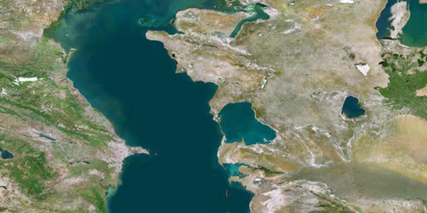 Müharibə və blokada şəraitində Xəzər dənizi İran üçün əsas marşruta çevrilir