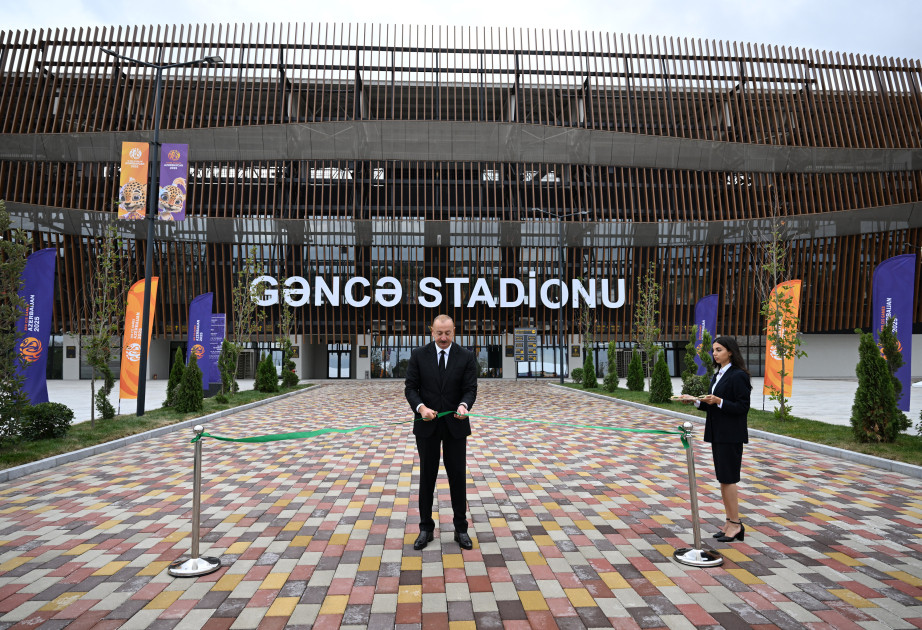 Prezident İlham Əliyev Gəncə şəhər stadionunun açılışında iştirak edib
