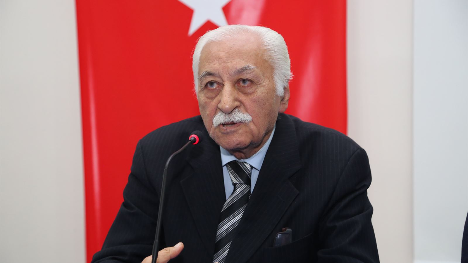Əslən Qarabağdan olan türkiyəli tanınmış şair vəfat edib