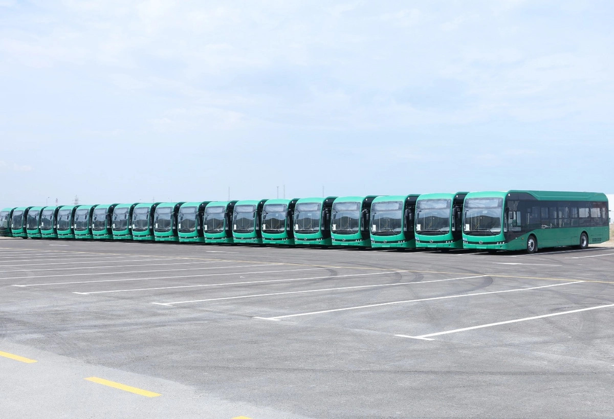 Sumqayıt Sənaye Parkında istehsal olunan ilk elektrik avtobusu "BakuBus"a təqdim olunub
