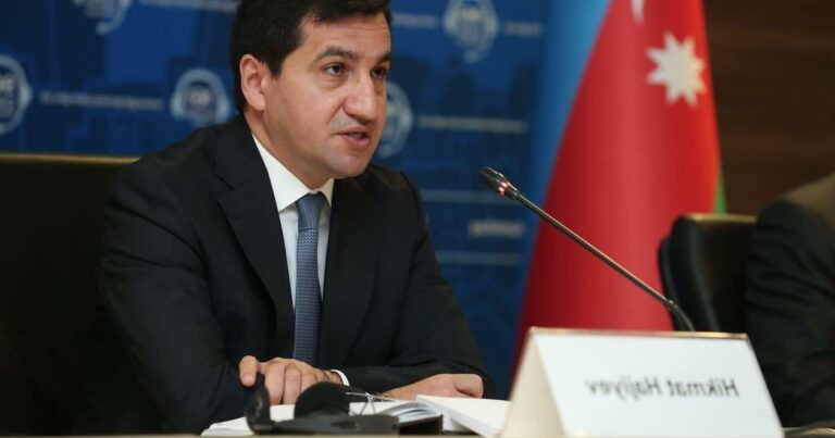 Hikmət Hacıyev TDT Baş katibinin müavini ilə ikitərəfli əməkdaşlığın dərinləşdirilməsini müzakirə edib
