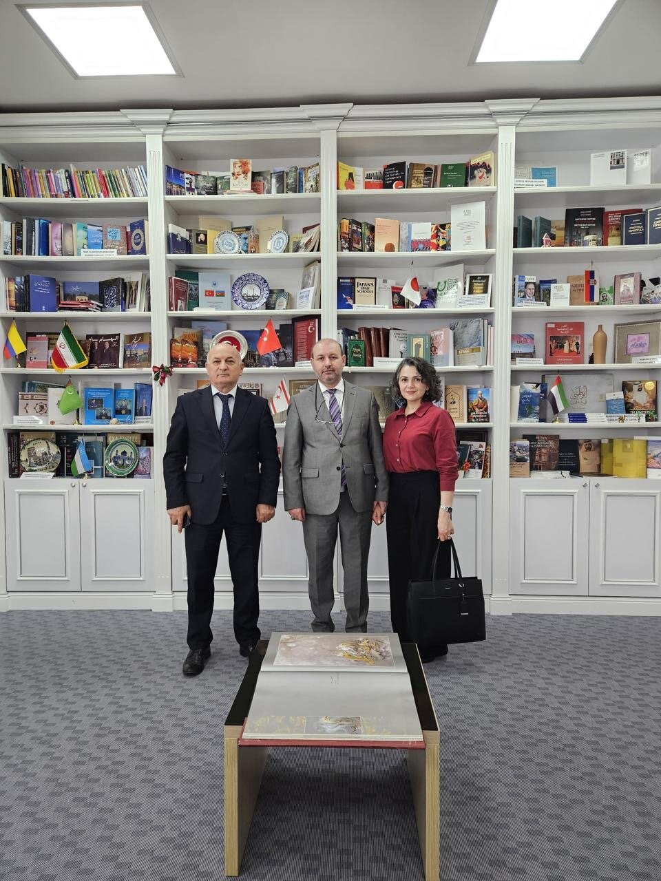 Bolqarıstanlı tədqiqatçı MEK-də olub
