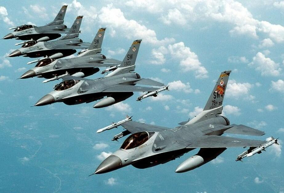 ABŞ qırıcıları Yaxın Şərqə çatdırılıb