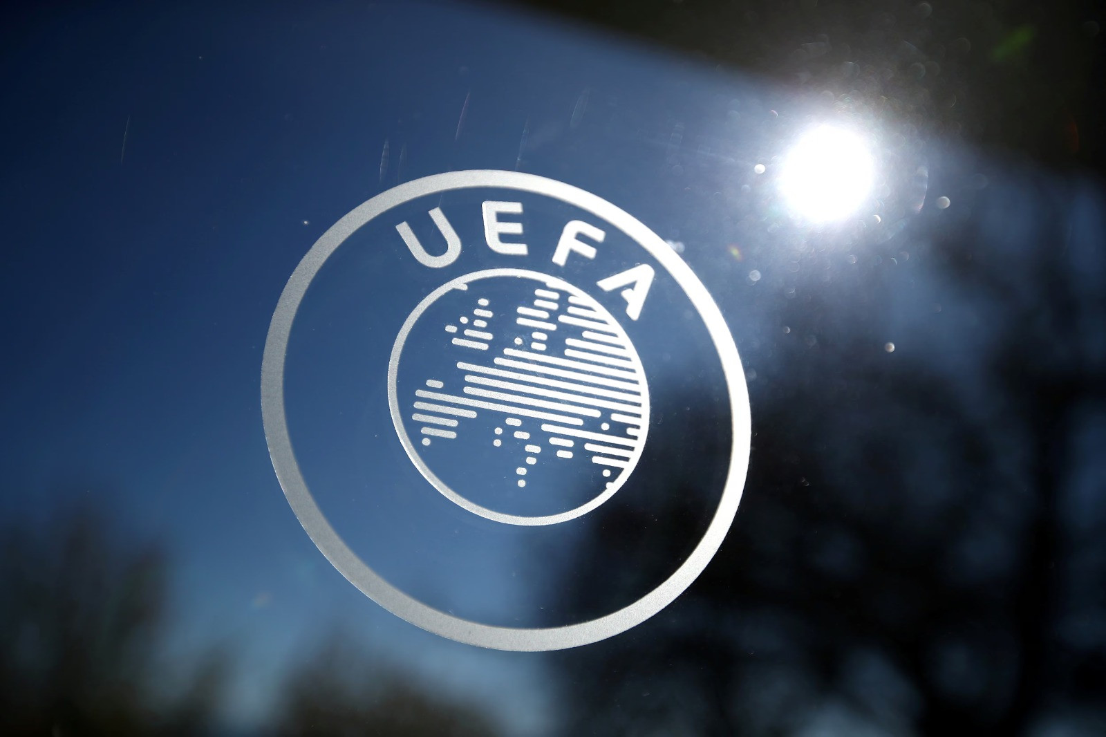 UEFA İsrailin Avropa futbol yarışlarından çıxarılmasını təxirə salıb
