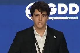 Ərdoğanın nəvəsinin çıxışı gündəm oldu