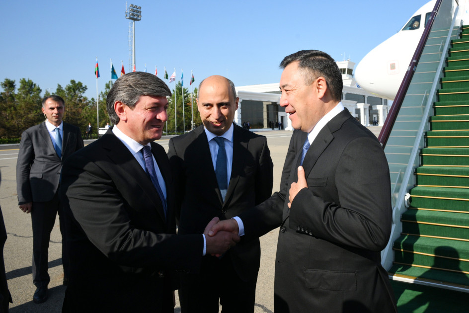Sadır Japarov Azərbaycana gəlib