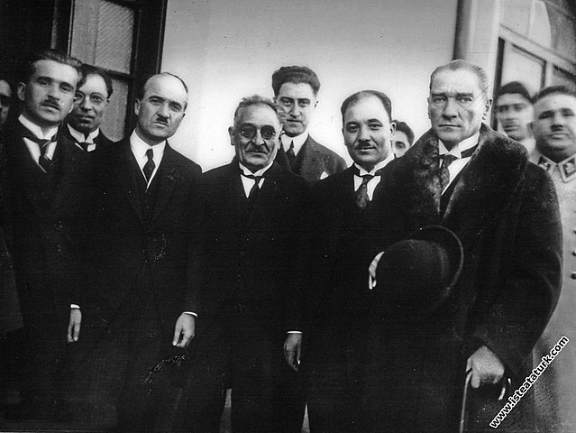 Atatürk və Əhməd bəy Ağaoğlu münasibətlərindəki ziddiyyətlər