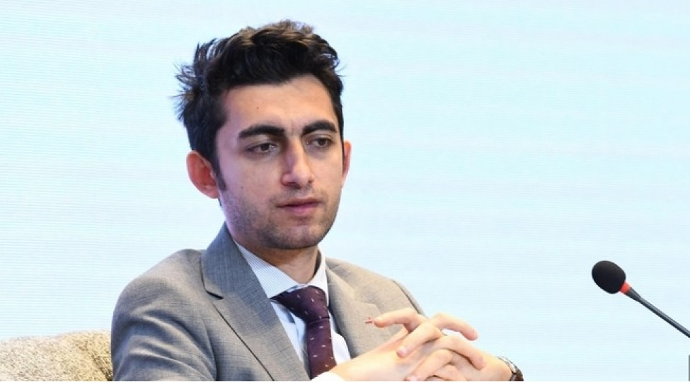 AMB rəsmisi: 5 manat gəliri olana 6 manat borc verilməməlidir